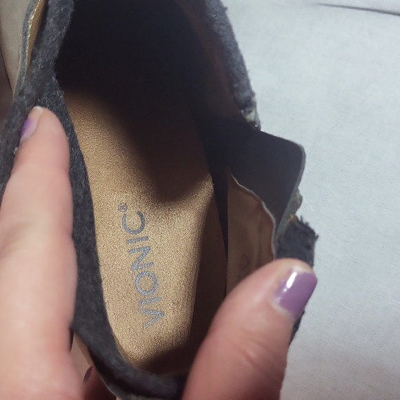 Womens Vionic Boots 8 1/2 - Picture 2 of 3